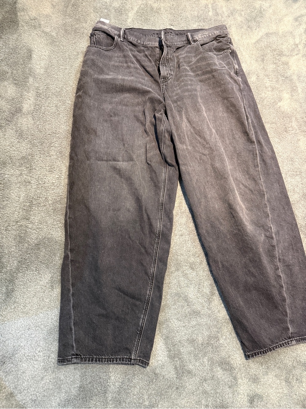 American Eagle Outfitters Straight Leg Jeans in Washed Black